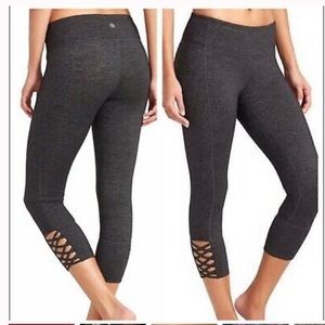 💟 DONATED  🏷️ 3/$15 SALE Athleta Gray Criss Cross Crop Leggings
